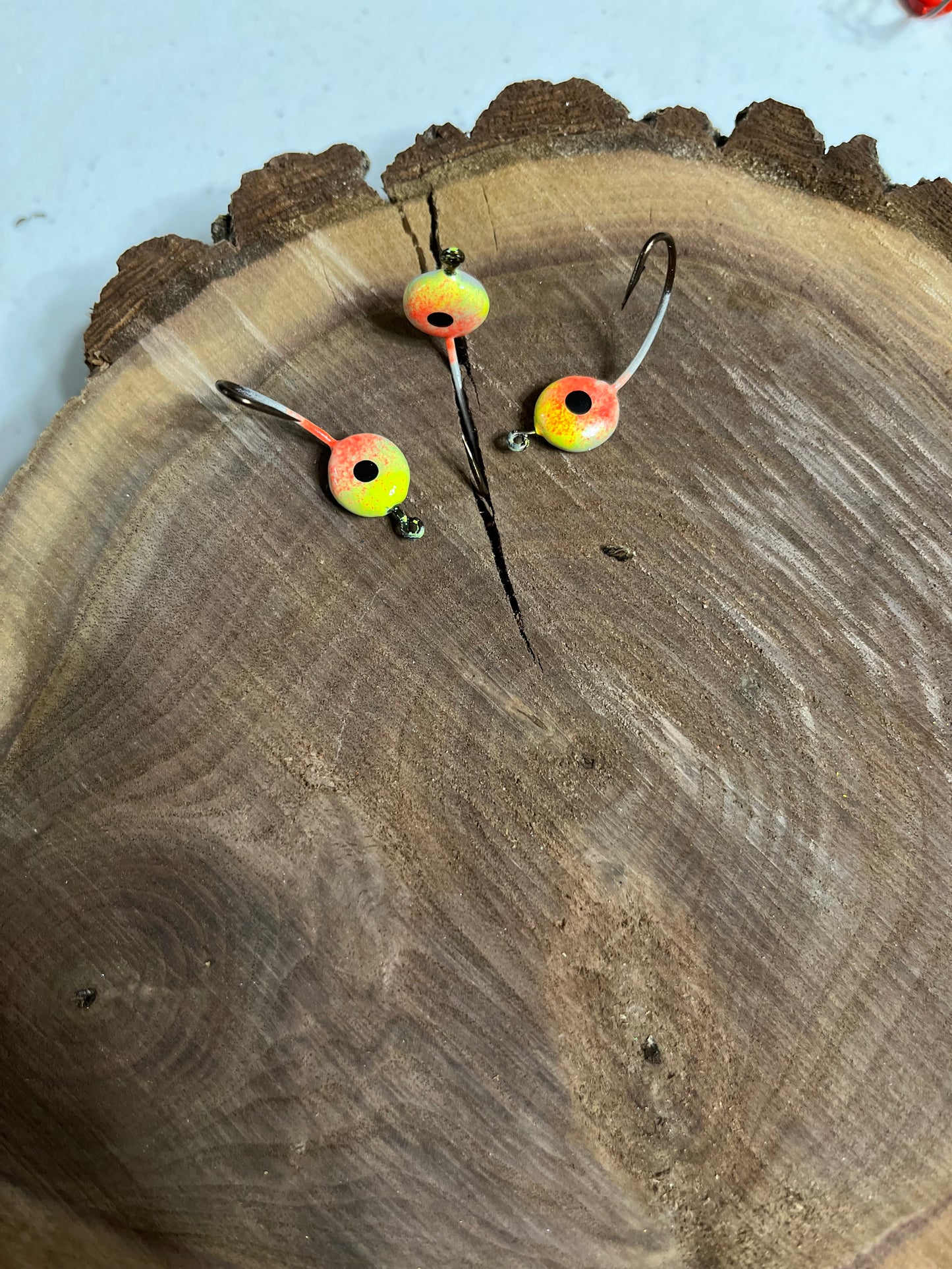Stand Up Jig- Pearl/Orange Yellow